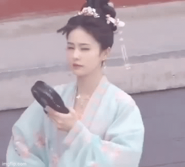 Bạch Lộc gây chú ý ở hậu trường 