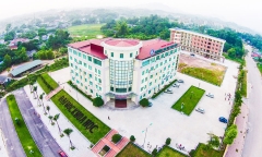 Một số trường đại học thông báo cho sinh viên đi học trở lại