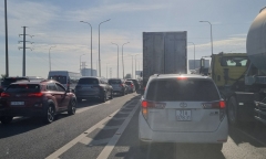 Tin tức tai nạn giao thông mới nhất ngày 28/2: Tai nạn trên cao tốc, ùn tắc kéo dài 8km