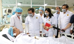 Hà Nội hỗ trợ gần 400 triệu đồng cho nạn nhân trong vụ cháy nhà tại Tây Hồ