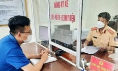 Thủ tục sang tên đổi chủ xe máy bao gồm những giấy tờ gì? 