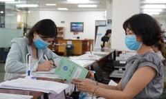 Từ năm 2025, cha mẹ tham gia BHXH bắt buộc được nghỉ chăm con ốm tối đa 20 ngày/năm