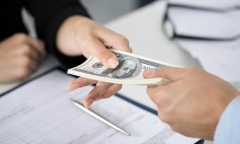 Có được rút tiền tiết kiệm trước kỳ hạn hay không?