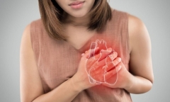 Các dấu hiệu của đau tim và đột quỵ