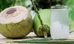 Nước dừa ngọt thanh mát, dưỡng chất dồi dào nhưng