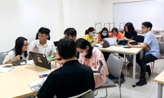 Nhiều học sinh 