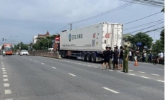 Tin tức tai nạn giao thông mới nhất ngày 22/5: Va chạm với xe tải, 2 người chết