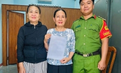 Tin tức thời sự 24h: Người phụ nữ nhận lại 270 triệu đồng chuyển nhầm