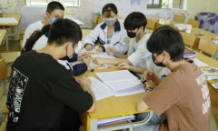 Học sinh nhập viện vì áp lực mùa thi, bác sĩ chỉ ra những sai lầm của phụ huynh 