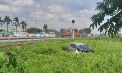 Xe ô tô va chạm với tàu hỏa tại Hải Phòng, 5 người thương vong