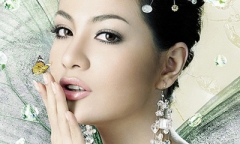 Siêu mẫu Ngọc Thúy công khai đơn kiện trước giờ tòa án Mỹ xét xử