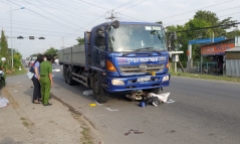 Tin tức tai nạn giao thông mới ngày 8/1:  Xe tải va chạm xe đạp điện, một phụ nữ tử vong