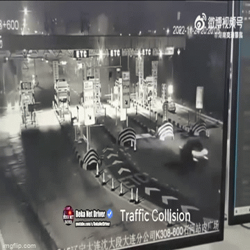 Video: Ô tô bay lên không trung 6m rồi lật ngửa, tài xế sống sót kỳ diệu