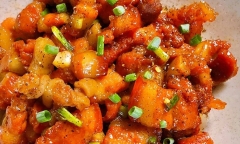 Cách làm thịt ba chỉ kho tiêu ngon đậm đà, mềm béo ăn hoài không ngán