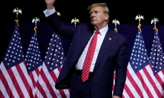 Ông Trump lần đầu  xuất hiện trước công chúng sau vụ ám sát bất thành
