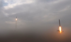 Clip: Iran tung hỏa lực dồn dập, đáp trả Mỹ - Israel sau lệnh của tân Lãnh tụ Tối cao