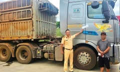 Phát hiện tài xế xe tải dương tính với ma túy ở Hà Tĩnh
