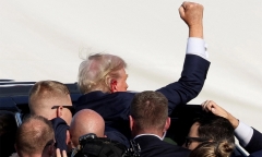 Ông Trump chia sẻ thời khắc sinh tử, đổi chiến lược tranh cử sau vụ ám sát hụt