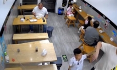 Video: Tưởng con mình bị bắt nạt, người đàn ông hung hăng tát ngã bé trai