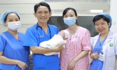 Nuôi sống thành công bé gái sinh non nặng 400g
