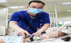 Tổn thương thần kinh vì thói quen bế dung đưa