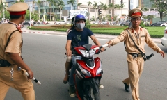 Tăng cường kiểm tra nồng độ cồn, giám sát xử lý nghiêm xe khách dừng đỗ trên cao tốc Hà Nội - Lào Cai