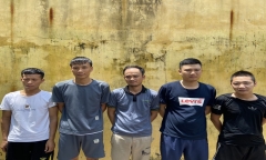 Bắt quả tang 5