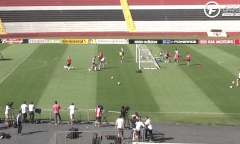 Clip: Ghi bàn từ sau khung thành, Pogba khiến Messi ngả mũ