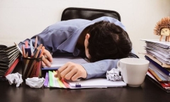 Làm việc nhiều giờ dễ dẫn đến đột quỵ?