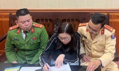 Vụ tàu hàng dừng khẩn cấp tránh ô tô: Nữ tài xế bị xử phạt thế nào?