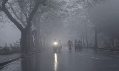 Hà Nội: CSGT khuyến cáo người dân di chuyển trong điều kiện mưa phùn, sương mù
