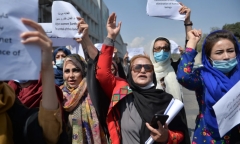 Phụ nữ Afghanistan biểu tình đòi ghế trong chính phủ mới do Taliban thành lập