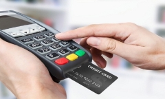 Mỗi lần quẹt thẻ tín dụng có cần phải nhập mật khẩu không?