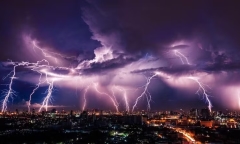 Hà Nội, Ninh Bình, Hưng Yên hứng hàng trăm cú sét đánh trong mưa dông