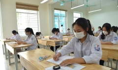 Kỳ thi vào lớp 10 ở Hà Nội: 2 thí sinh vừa thi vừa phải truyền insulin