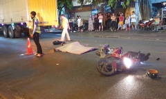 Anh chở em gái gặp tai nạn sau va chạm với xe tải, mẹ đau đớn nhận hung tin 
