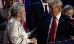 Vì sao lễ nhậm chức của ông Trump chuyển vào bên trong Điện Capitol?