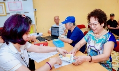 Kiến nghị giảm tuổi nghỉ hưu với nữ công chức, viên chức còn 55 tuổi