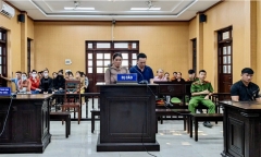 Cặp vợ chồng đánh shipper gãy hai tay lĩnh 12 năm tù