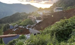 Sạt lở đất cuốn trôi cả homestay ở Tà Xùa, 3 người thương vong