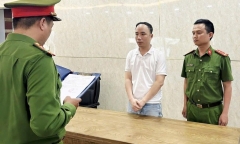 Khởi tố, bắt tạm giam giám đốc công ty lừa đảo đào tạo, làm giả chứng chỉ y khoa