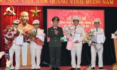10 Trưởng phòng, Trưởng Công an huyện, Giám thị tỉnh Hưng Yên xin nghỉ hưu trước tuổi