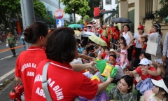 Thủ tướng yêu cầu phục vụ miễn phí bánh mỳ, nước uống cho nhân dân xem diễu binh