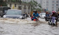 Hôm nay (24/7), Hà Nội mưa lớn, tuyến phố nào nguy cơ ngập nặng?