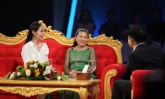 Phản ứng của mẹ Công Vinh khi Thủy Tiên chia sẻ về quá khứ từng bị lạm dụng