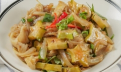 Cách làm lòng bò xào khế vừa ngon vừa đơn giản