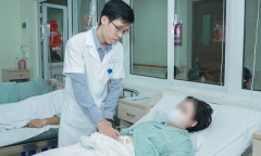60 phút cắt ruột thừa cho thiếu nữ 20 tuổi có tim nằm bên phải