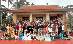 Gia đình ở Thái Bình có 120 người, gây sốt mạng với màn lì xì Tết độc đáo