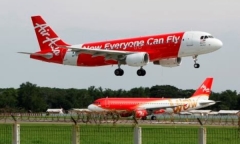 Video: Máy bay AirAsia QZ8501 chở 162 người mất tích bí ẩn