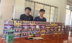 Hai thanh niên vận chuyển pháo hoa nổ dùng biển số giả để đánh lạc hướng công an